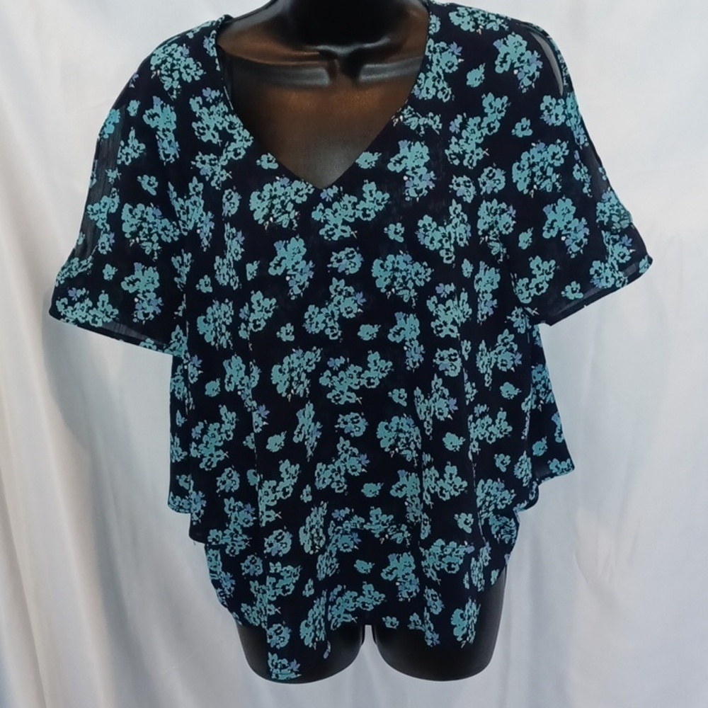 Juicy Couture floral cold shoulder teired Top, Women’s Size Med